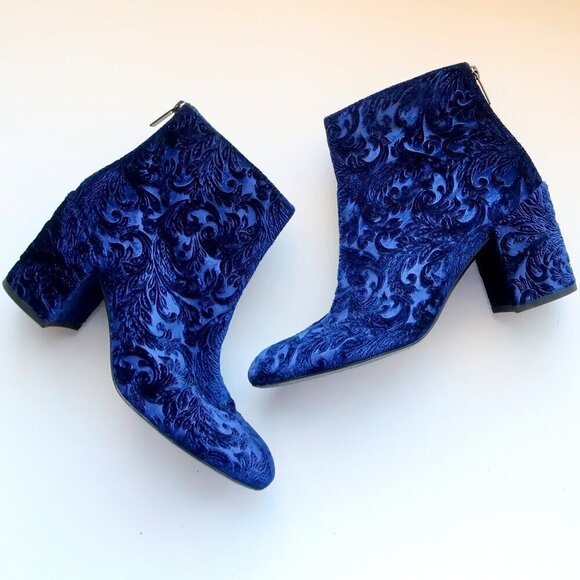 Stuart Weitzman Blue Floral Velvet Block Heel Ankle Boots Booties Size 9.5 - Picture 16 of 16